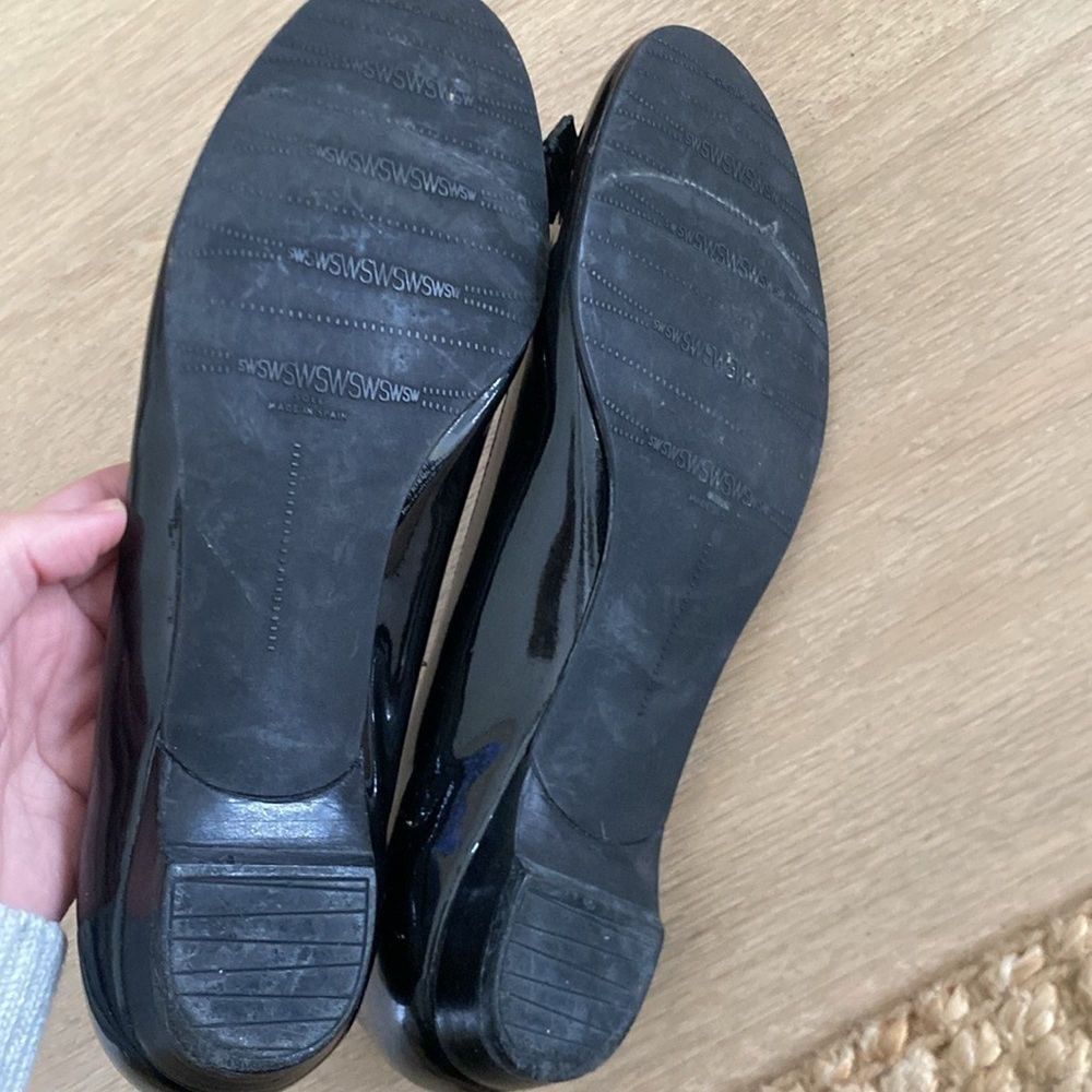 Stuart Weitzman Black Patent Flats 7.5m - Picture 7 of 7